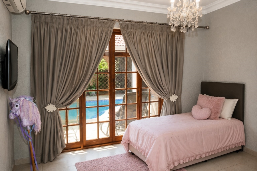 5 Bedroom Property for Sale in Wilkoppies North West